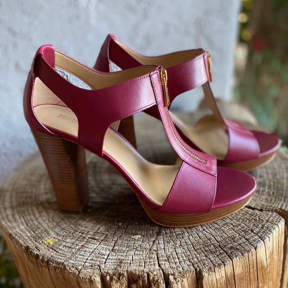 Michael Kors Shoes - MICHAEL Michael Kors. T-strap Saddles Sz10 & 11